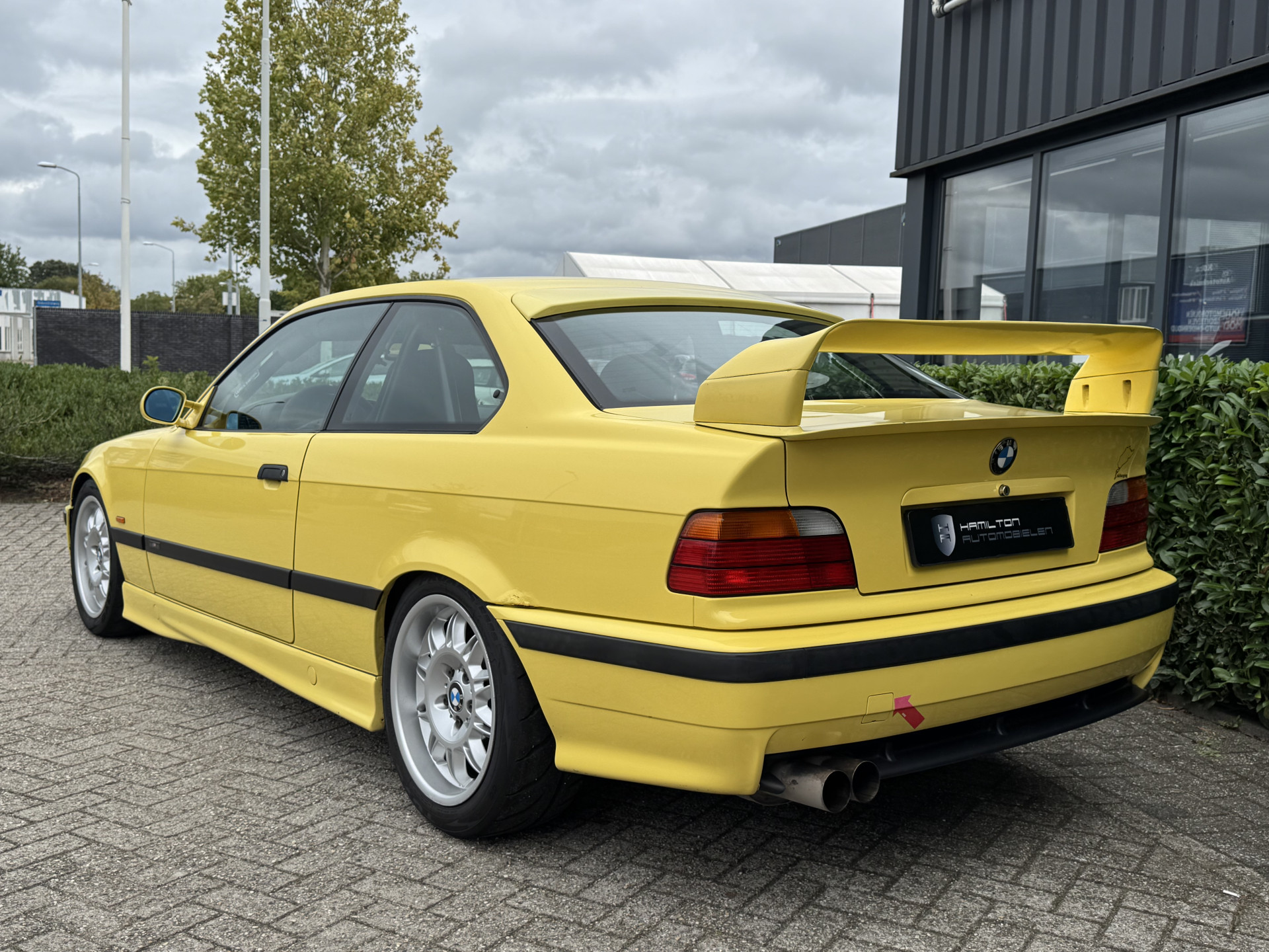 47789754-4.jpg